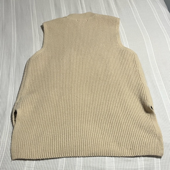 H&M Beige Ribbed Knit Sweater - Picture 3 of 4
